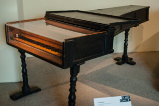 Piano by Bartolomeo Cristofori (1720) - New York, Metropolitan Museum. Source: Wikipedia.